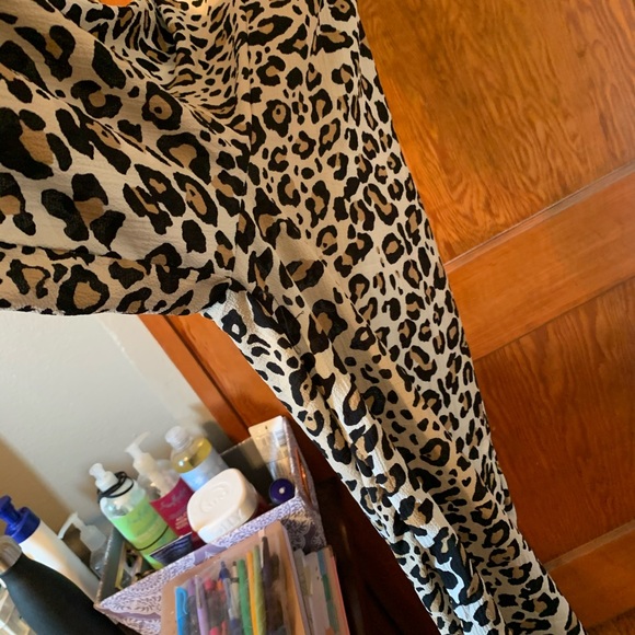 3/$12🔸Willow and Root Animal Print Jumper - Picture 6 of 13